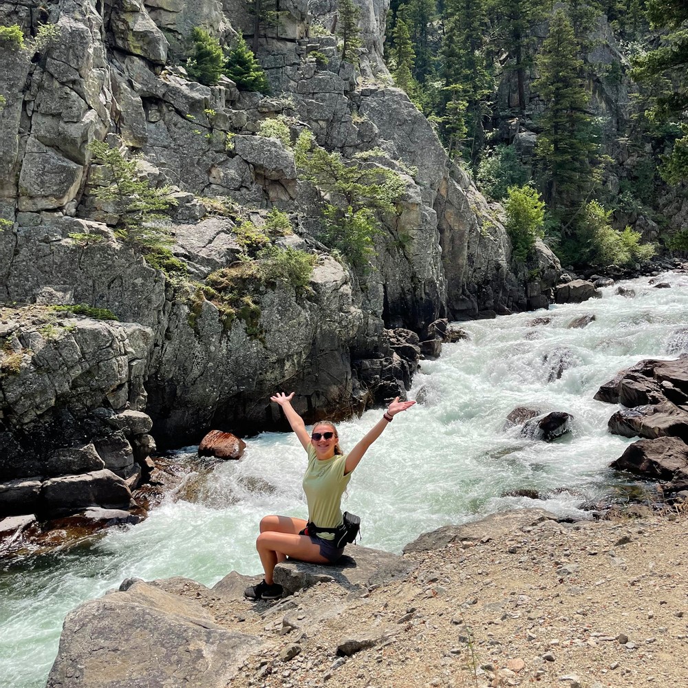 Meet your Posher, Cora